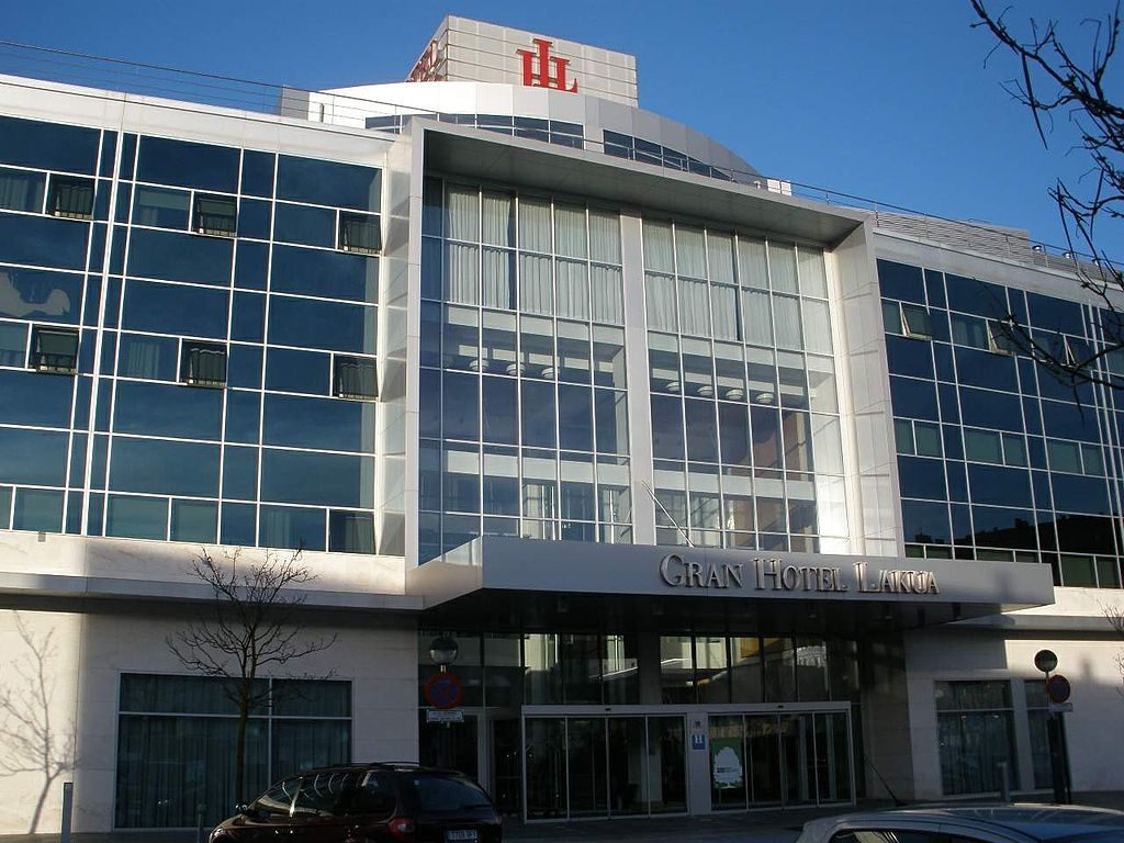 Gran Hotel Lakua, Vitoria Gasteiz | ©Zarateman / Wikimedia Commons