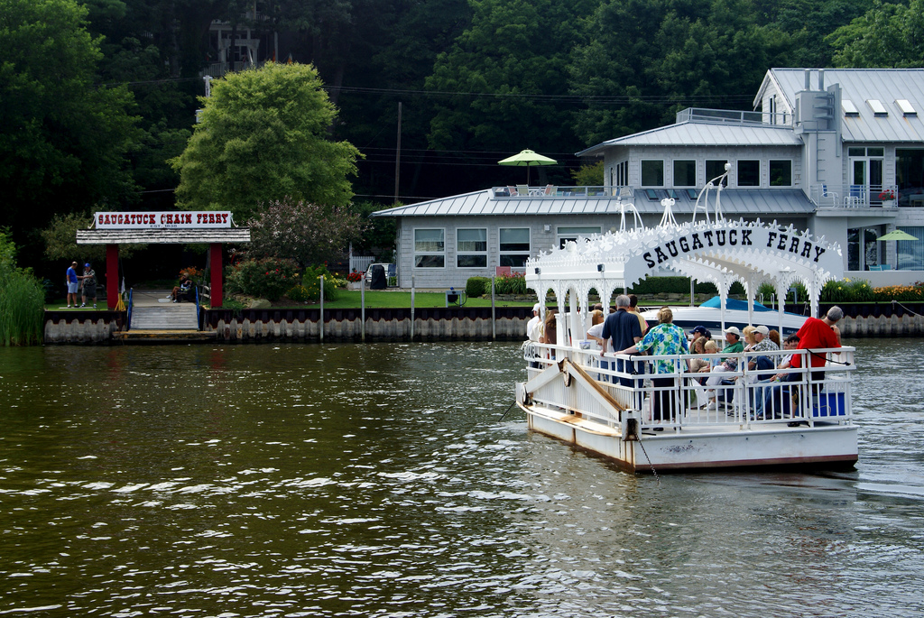 Saugatuck Chain Ferry | © ClatieK/Flickr