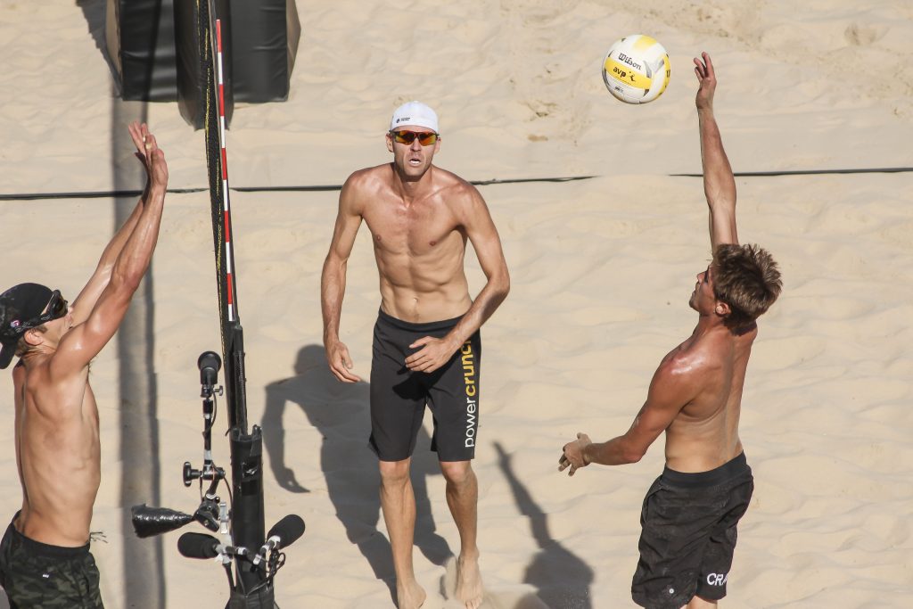 Trevor Crabb prepares to spike the ball in the men's final. | © Culture Trip/Amanda Suarez