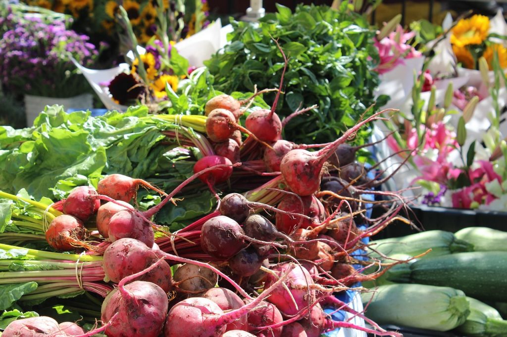 fruit and flower market | CC0 Public Domain / Pixabay