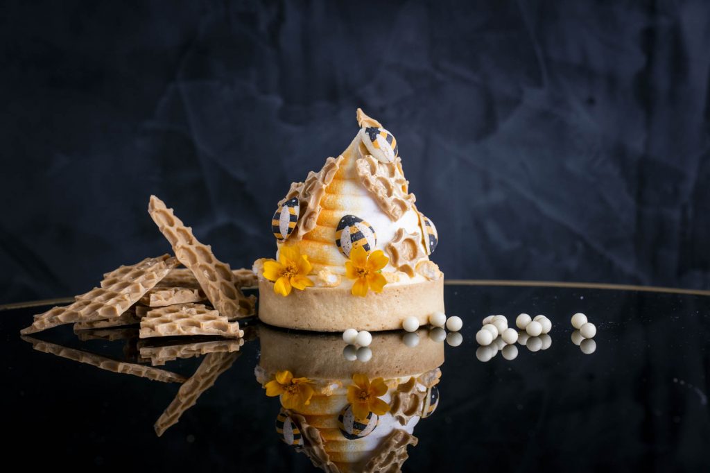 Honey and thyme tart with beehive meringues | © Quaglino's