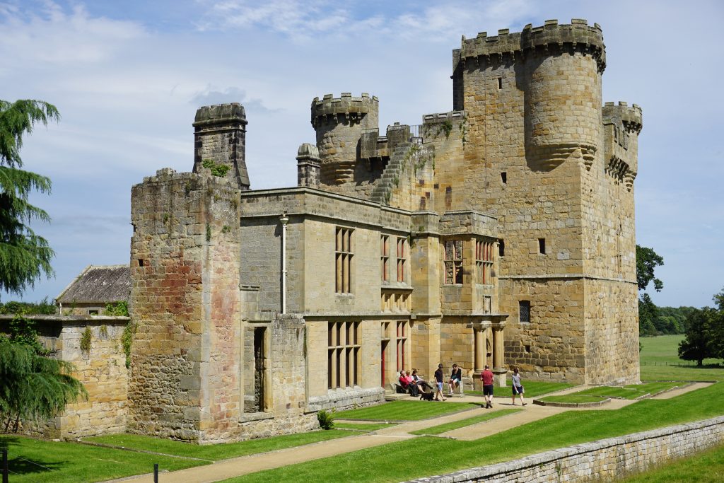 Belsay Castle and Gardens | © Glen Bowman/Flickr