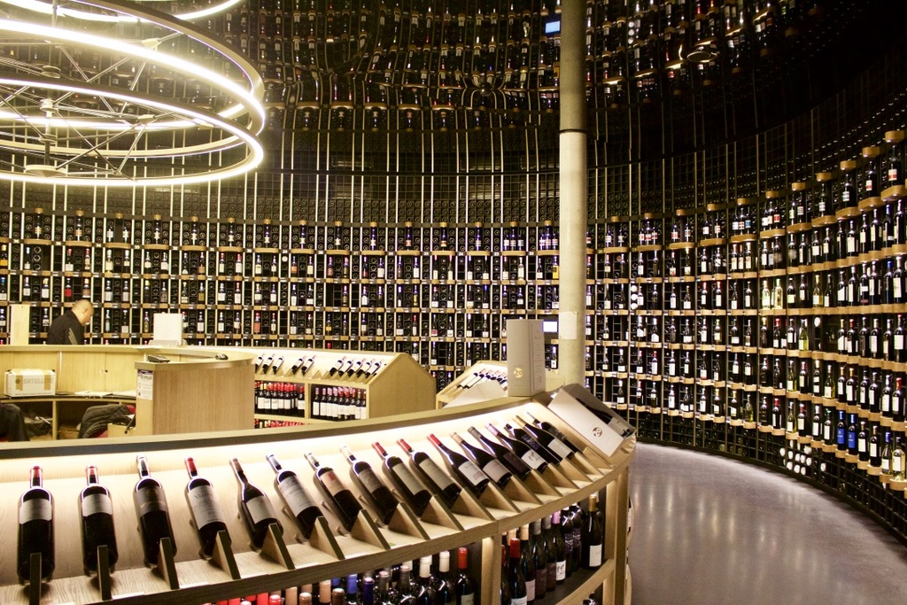 The 10 Top Wine Bars in Bordeaux