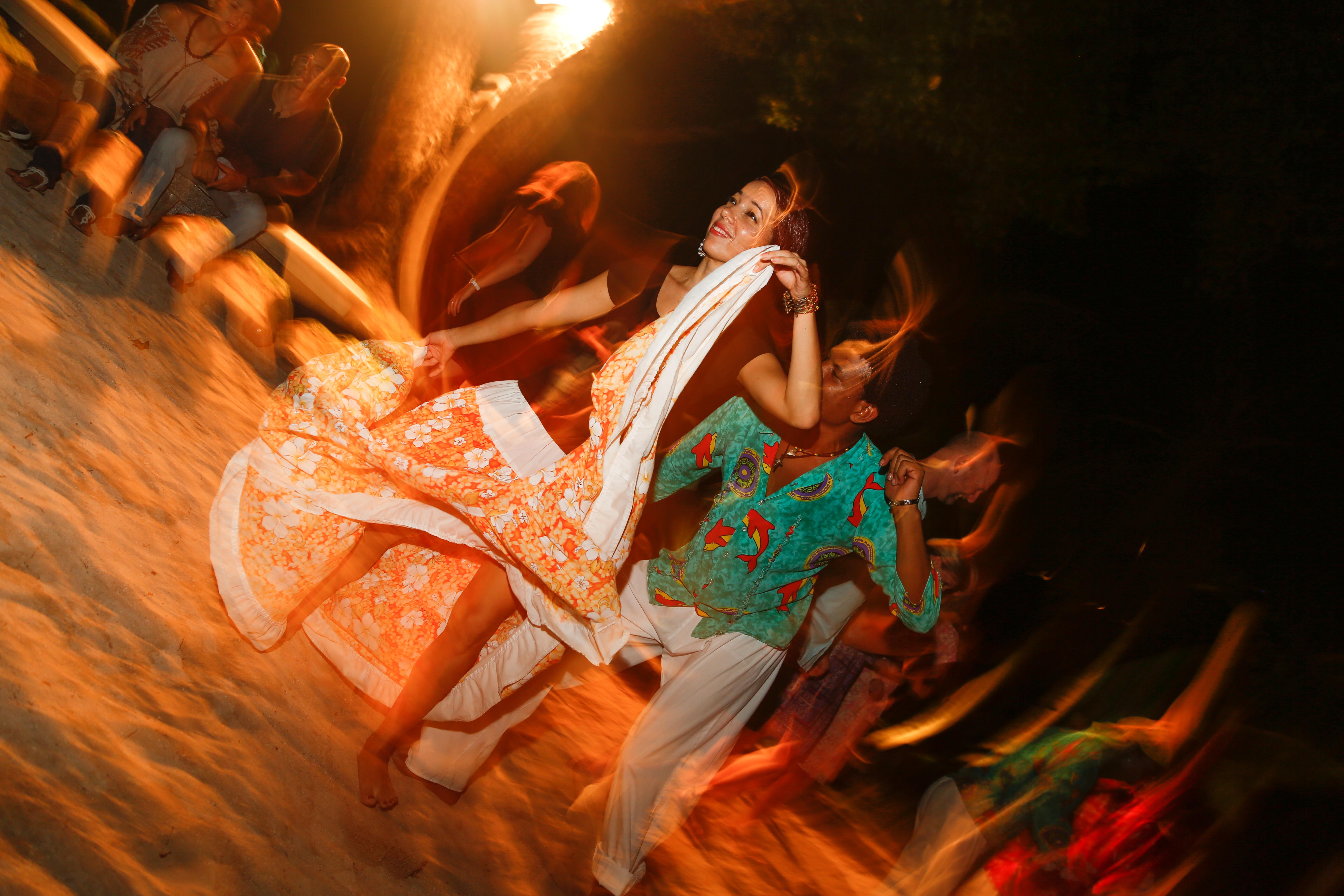 The most unique experiences you can have in seychelles - dancing the mutcha