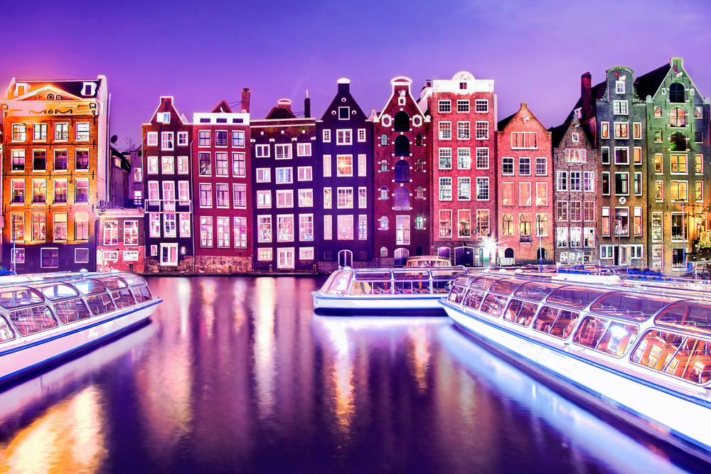 Amsterdam at Night | © MarinaDa/Shutterstock