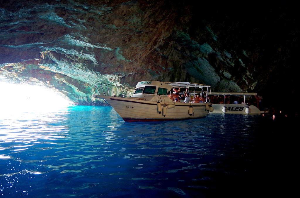 Blue Cave | © kgyd/Flickr