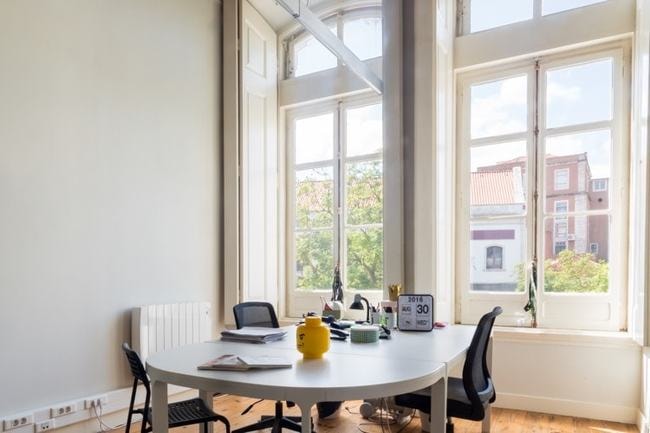 Picturesque workspace at WorkHub | Courtesy of WorkHub