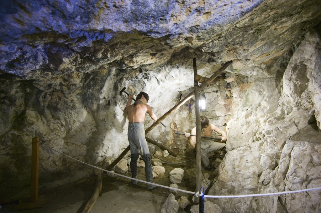 17 Photos That Show the Secret Tunnels of Gibraltar Are a MustVisit