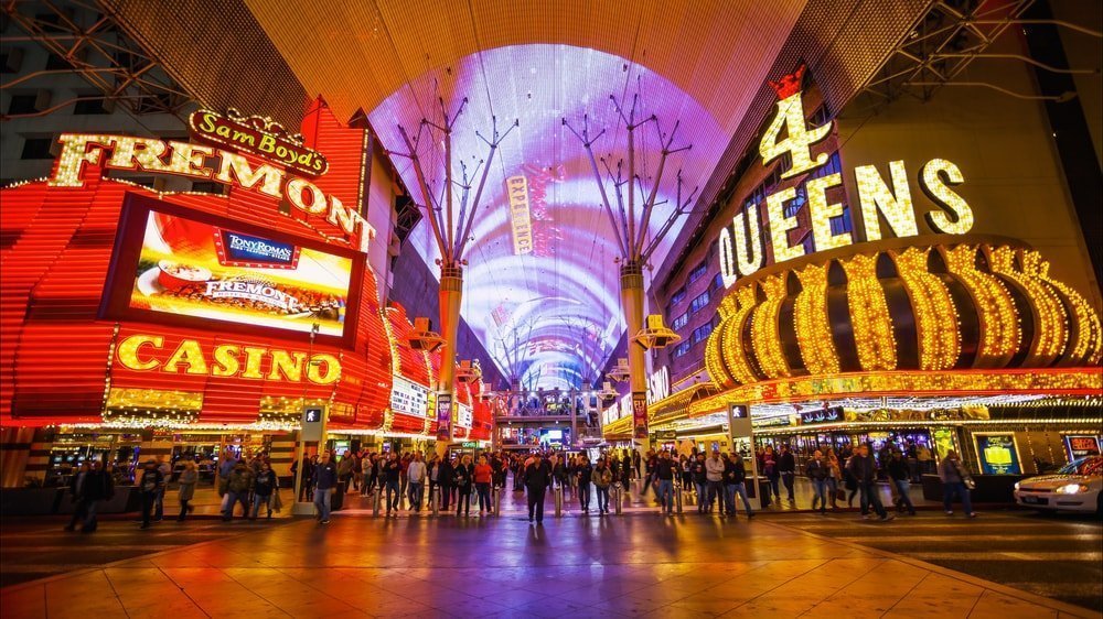 7 Books to Read Before Visiting Las Vegas