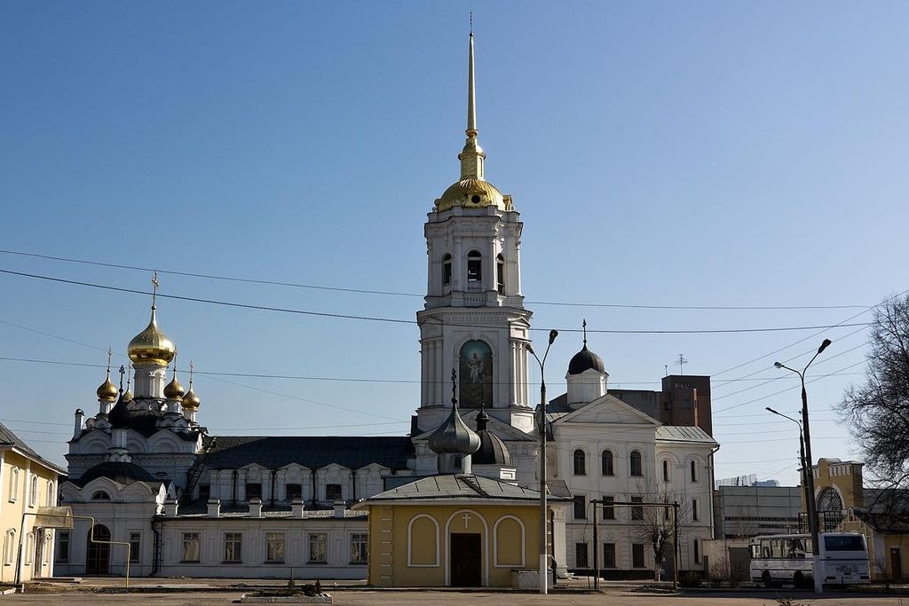 1200px-Спасо-Преображенская_церковь_(Карповка)