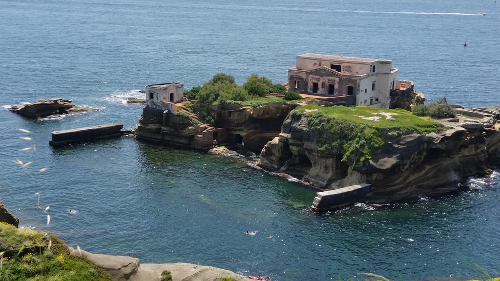 Visit Isola della Gaiola if you dare | © Antonio Manfredonio/Flickr31418_1cec912c26_k