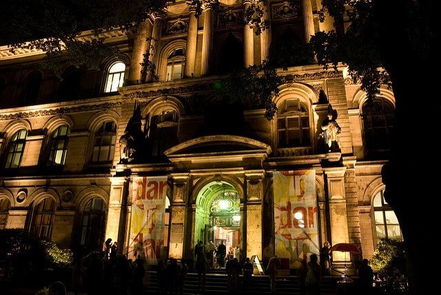 The Museum für Naturkunde lit up on the Berlin Lange Nacht der Museen