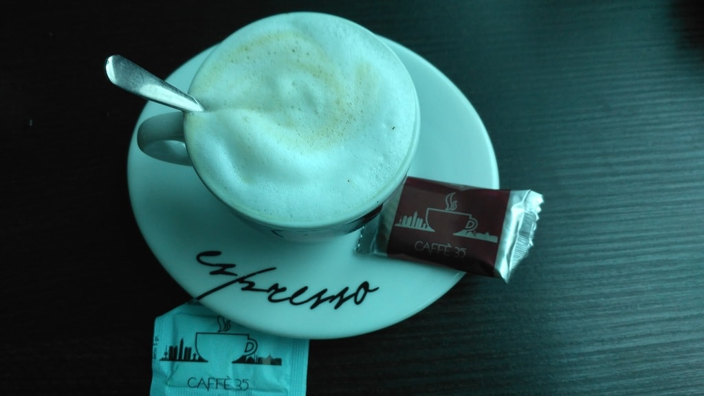 Coffee at Cafe 35 | © Sam Bedford