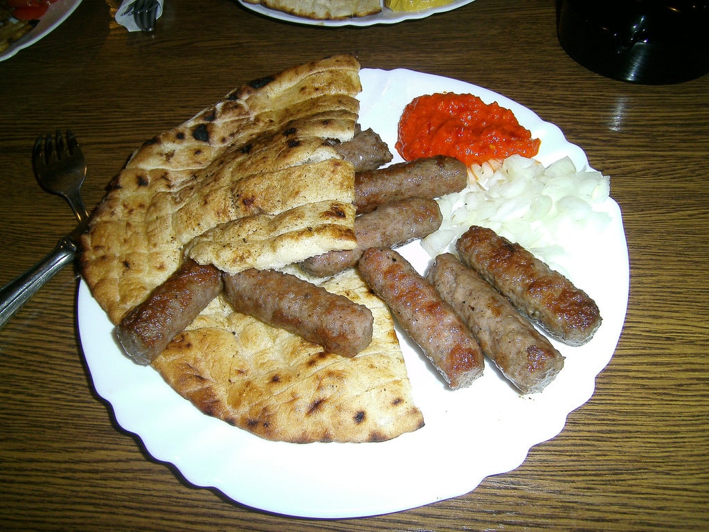 Traditional Bosnian Cevapi | © amanderson2/Flickr
