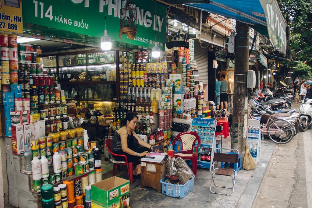 SCTP0014-POCOCK-VIETNAM-HANOI-STREETS-38-18-Hàng Buồm