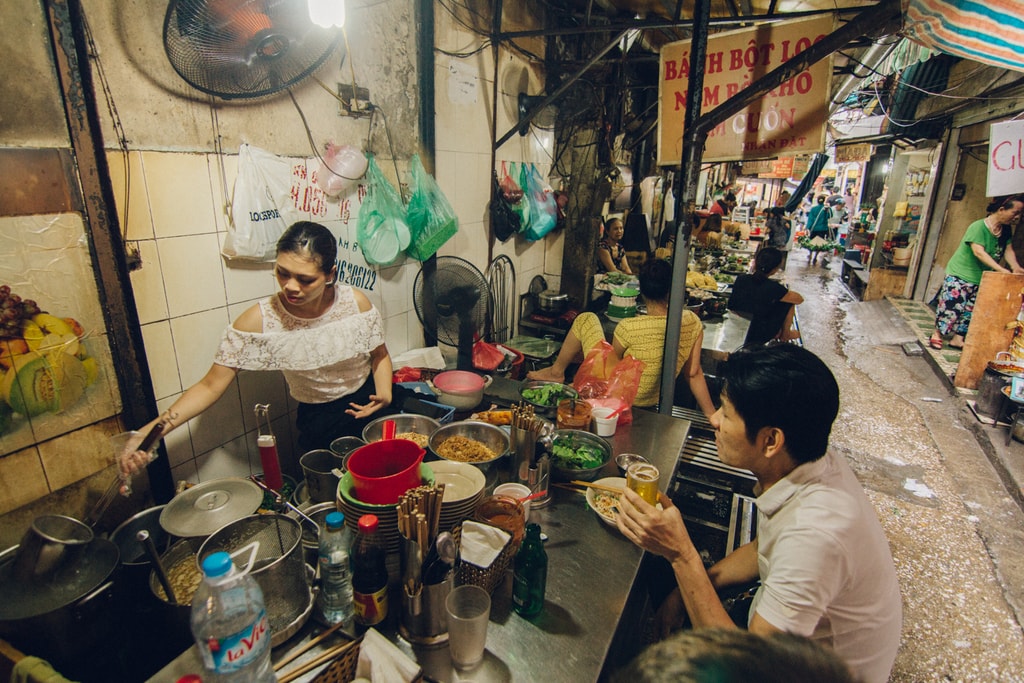 SCTP0014-POCOCK-VIETNAM-HANOI-STREETS-55-1-Ngõ Chợ Đồng Xuân