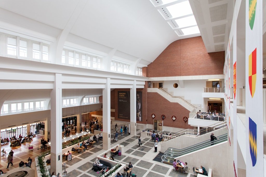 Interior of The British Library | © gabriele gelsi/Shutterstock