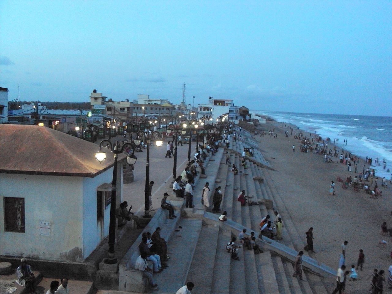 1280px-Gopalpur_'s_busy_beach