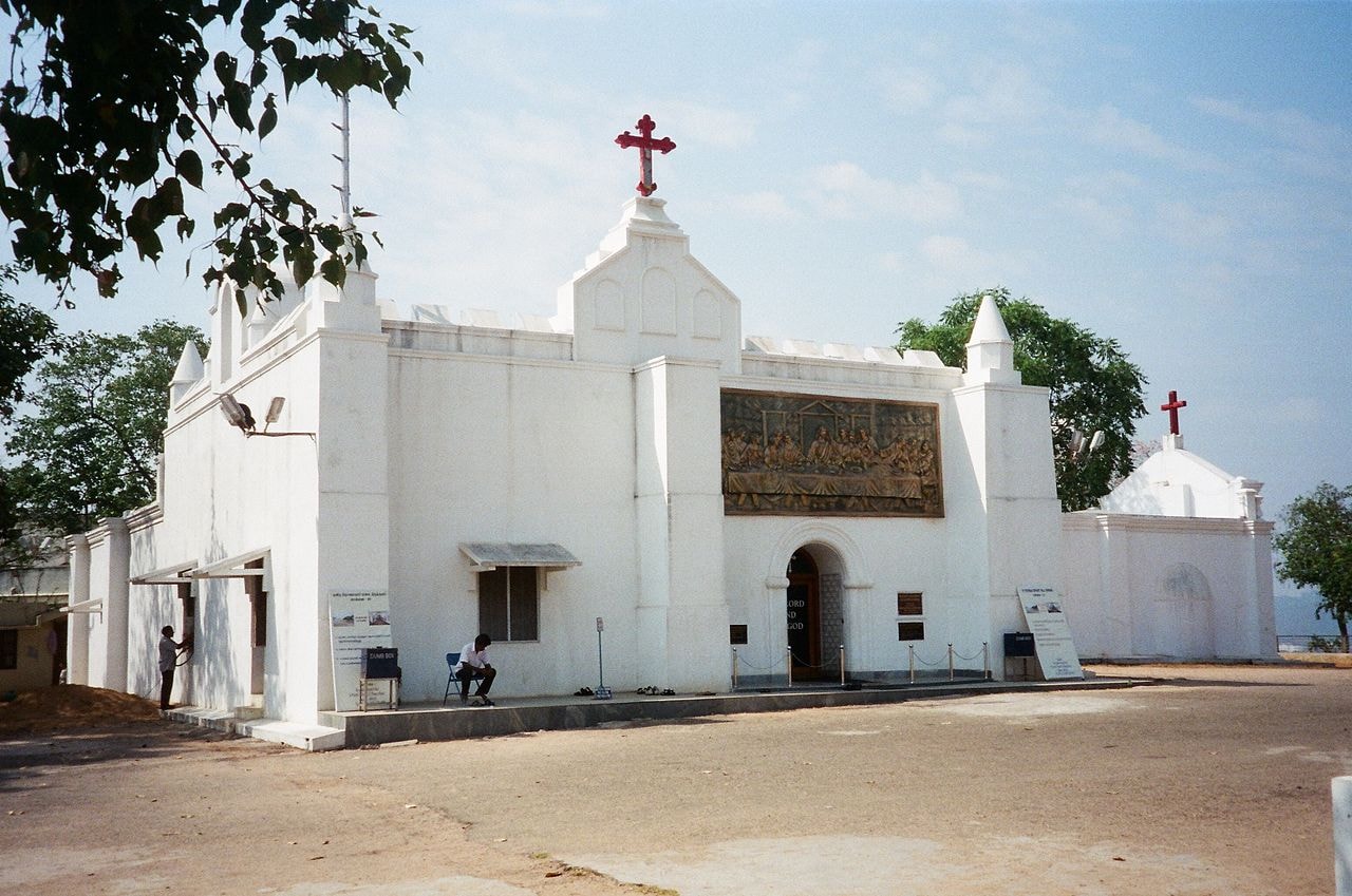 1280px-St_Thomas_Church_on_the_Mount