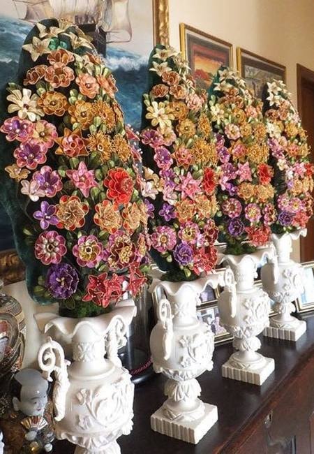 Ganutell flowers in vases | Courtesy Maria Kerr