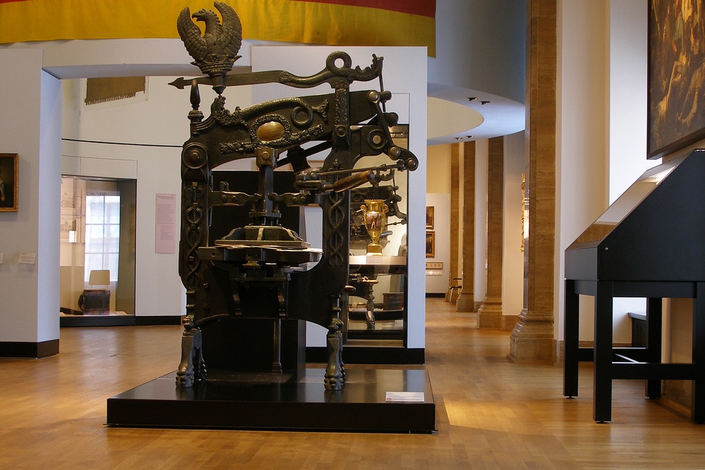 A printing press, similar those in Palazzo Poli, from 1860 | © Thomas Quine/Flickr