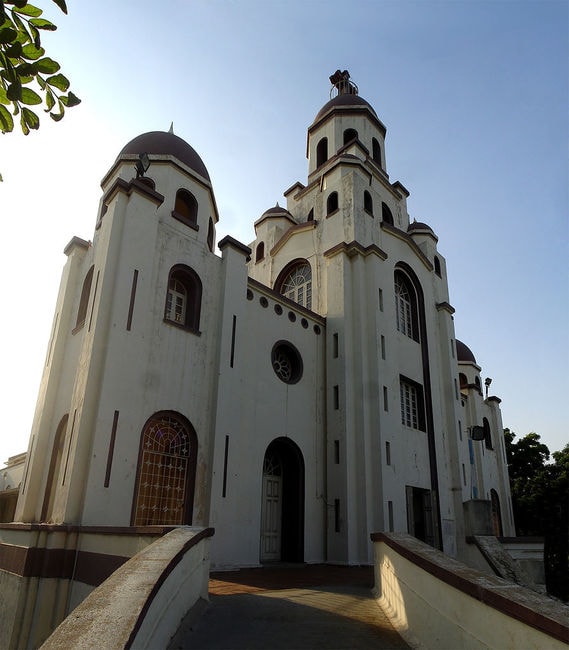 896px-Perambur_Our_Lady_of_Lourdes_church_enterance