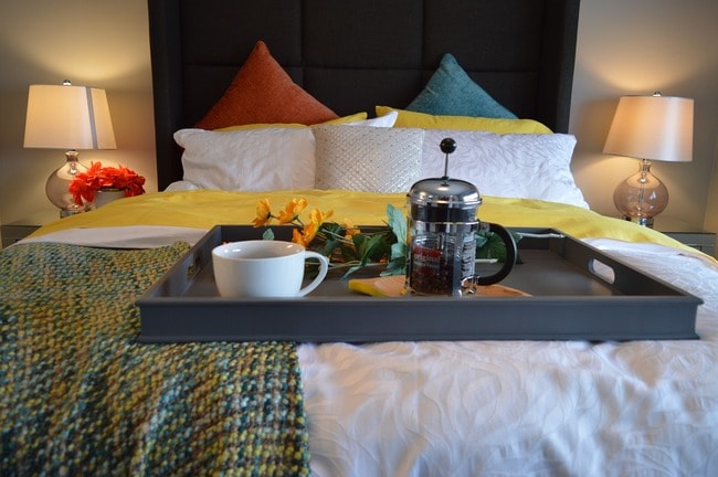 breakfast-in-bed-1158270_1280