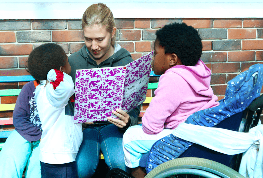 kid volunteer