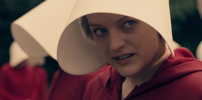 Elisabeth Moss in 'The Handmaid's Tale' | © Hulu