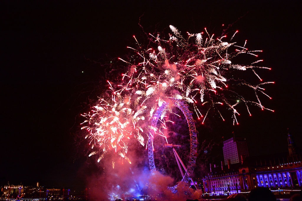 New_Years_2014_Fireworks_-_London_Eye