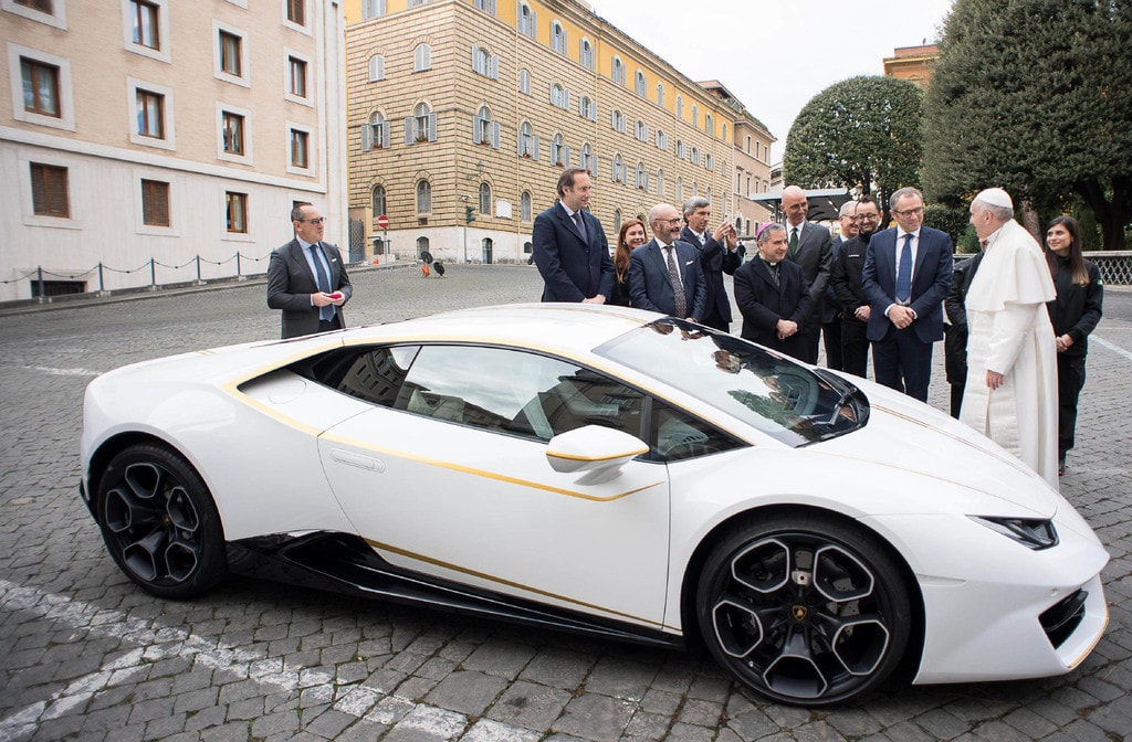 The one-off Lamborghini Huracan | ©OSSERVATORE ROMANO/HANDOUT/EPA-EFE/REX/Shutterstock