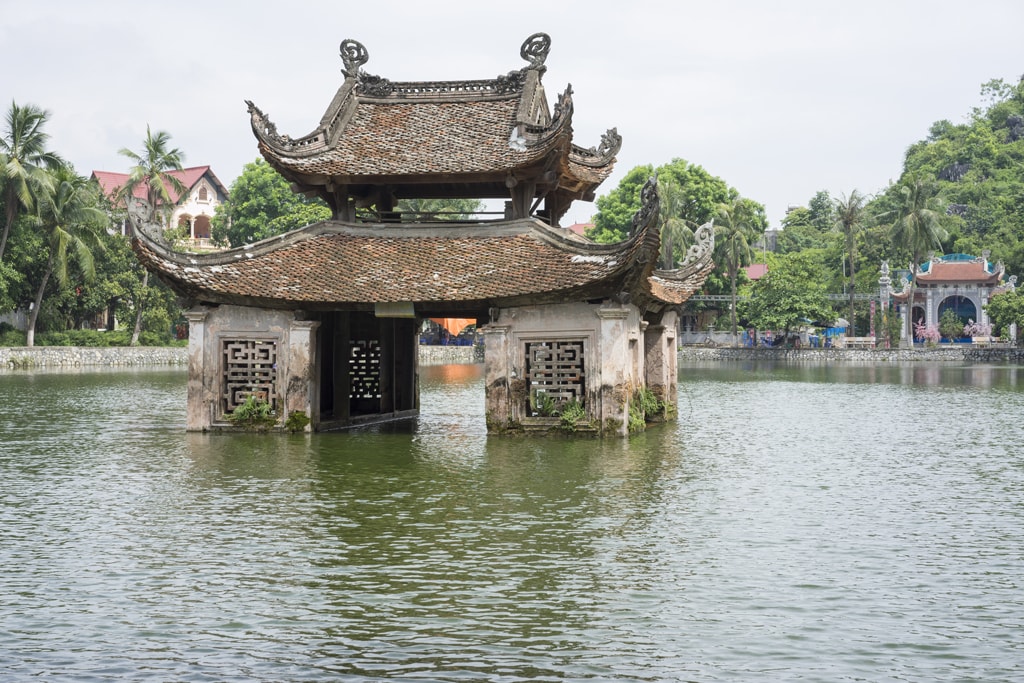 The beautiful Thay Temple | © Vietnam Stock Images/shutterstock