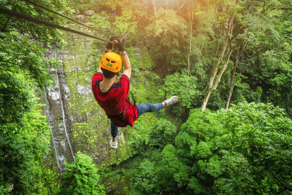 Zip-lining | © Tong_stocker / Shutterstock