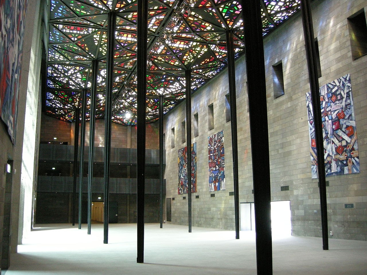 1280px-National_Gallery_of_Victoria,_great_hall_02