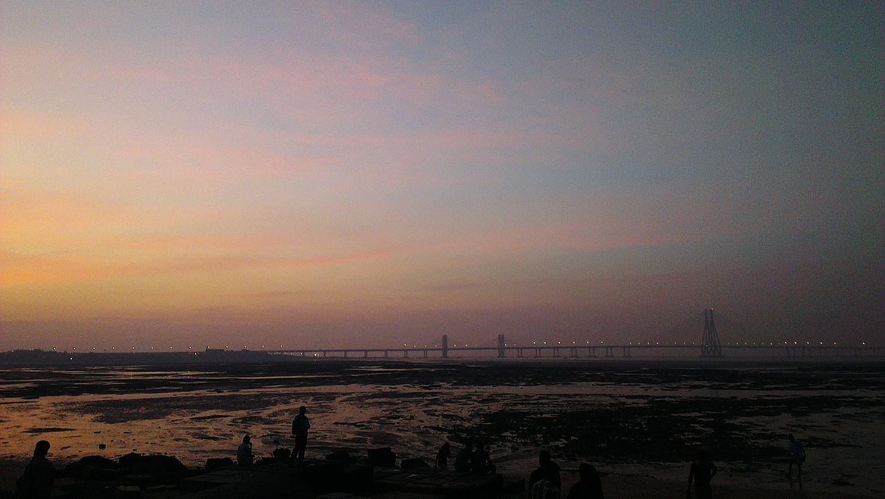 1280px-View_of_Bandra_Worli_Sealink_from_Dadar_Chowpatty_At_Sunset
