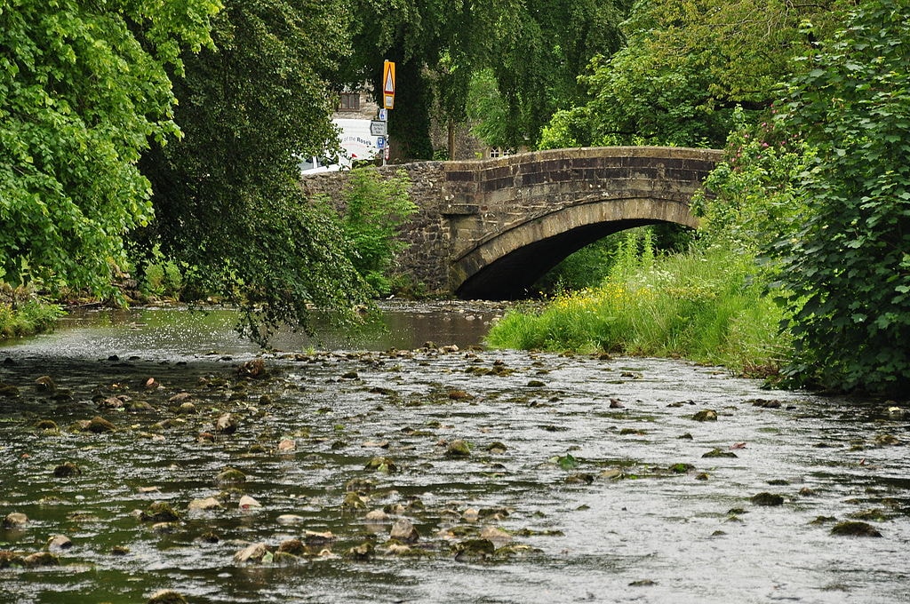 Bridge_over_Clapham_Beck_in_Clapham_(7881)