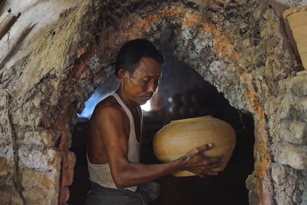 Clay-Potter-in-Myanmar