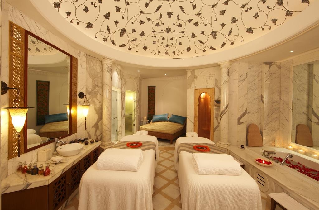 Moghul suite for couples 1