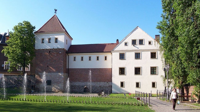 1024px-Gliwice_-_Zamek_01