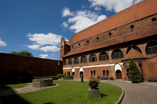 1024px-KOS_północne_skrzydło_zamku_w_Olsztynie