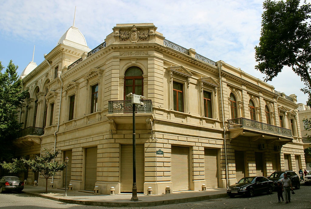 1024px-National_Museum_of_History_of_Azerbaijan_10