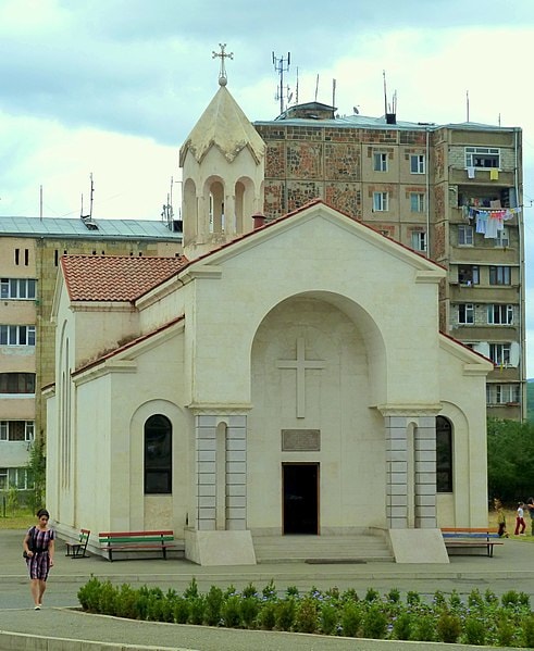 491px-Новая_церковь,_Степанакерт_-_panoramio_(1)