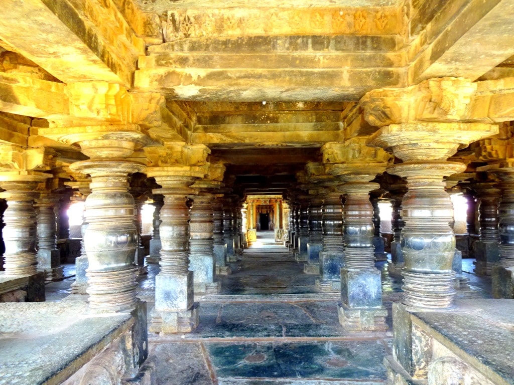 Veera Narayana Temple, Belavadi | © Abhin@v