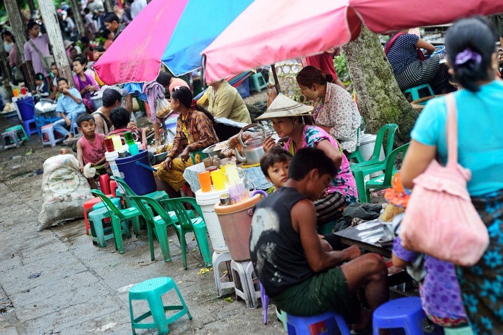 Food-Stalls-and-Bright-Umbrellas-in-Yangon-Myanmar