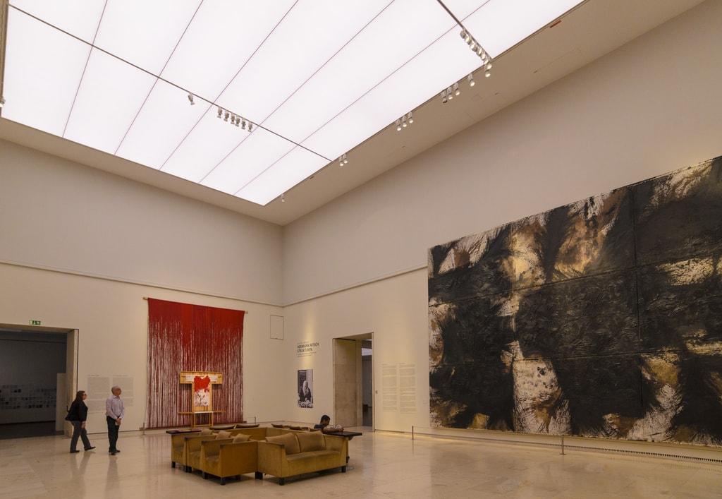 Leopold Museum im Museumsquartier: Gemälde von Hermann Nitsch