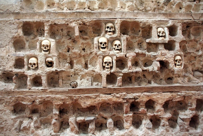 The grisly Skull Tower in Niš | © asiana/shutterstock