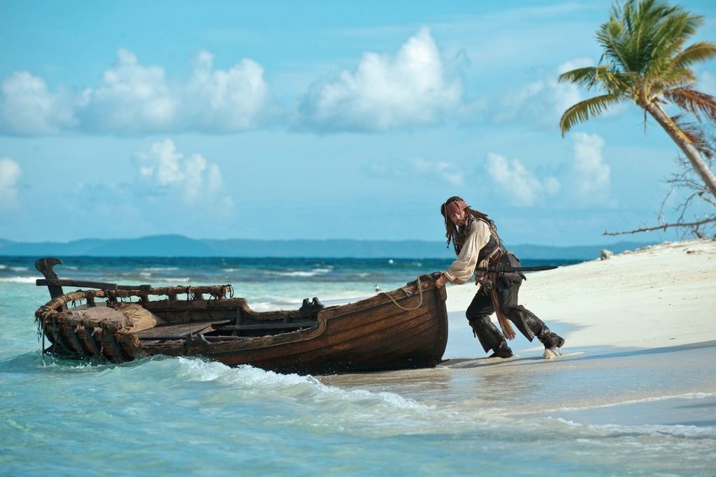 Pirates-Of-The-Caribbean-5963f0903df78cdc68bf6a76