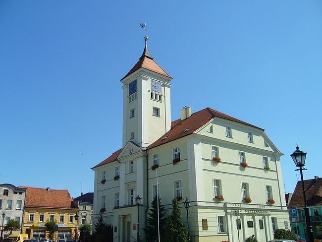 Ratusz_-_panoramio_(16)