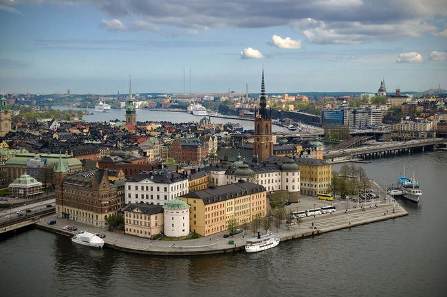 Riddarholmen_from_Stockholm_City_Hall_tower (1)