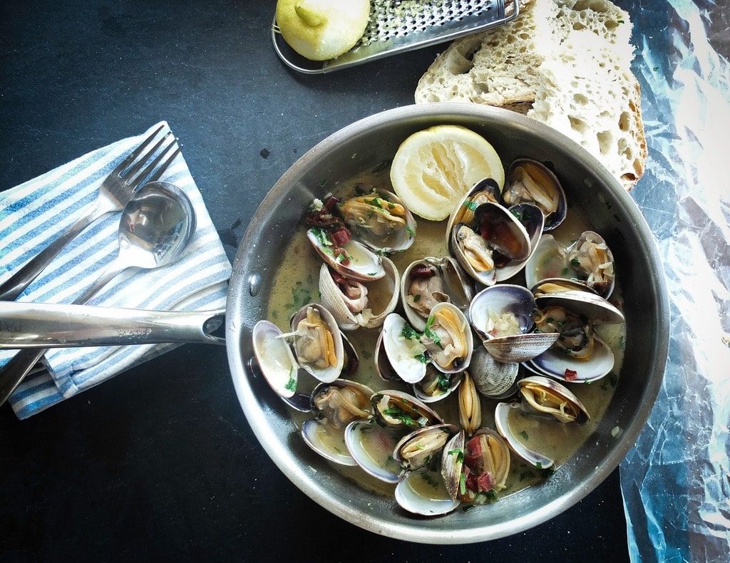 Clams in sauce CC0 Pixabay